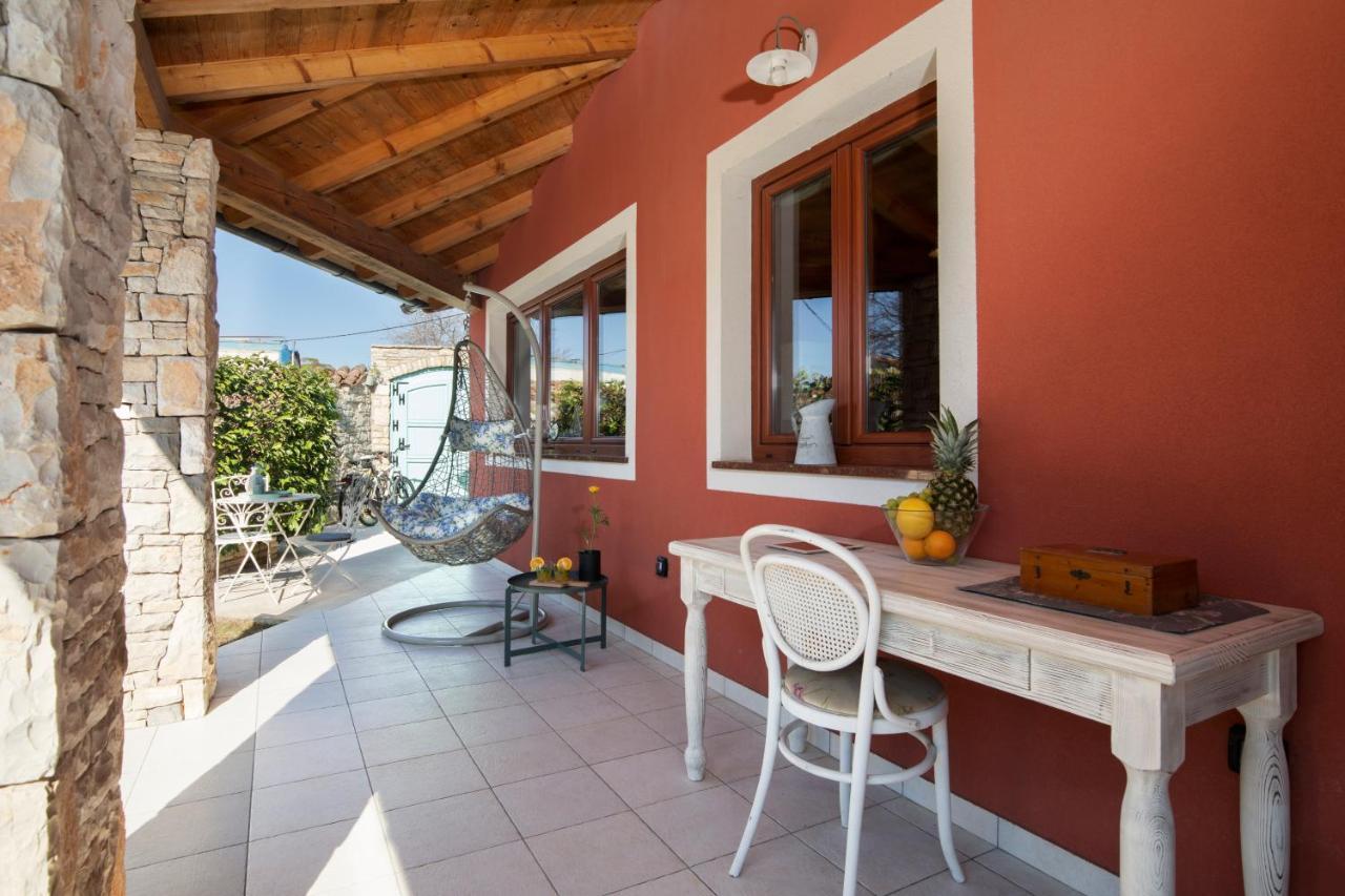 Poiai Stonehouse With Jacuzzi Vila Peroj Exterior foto